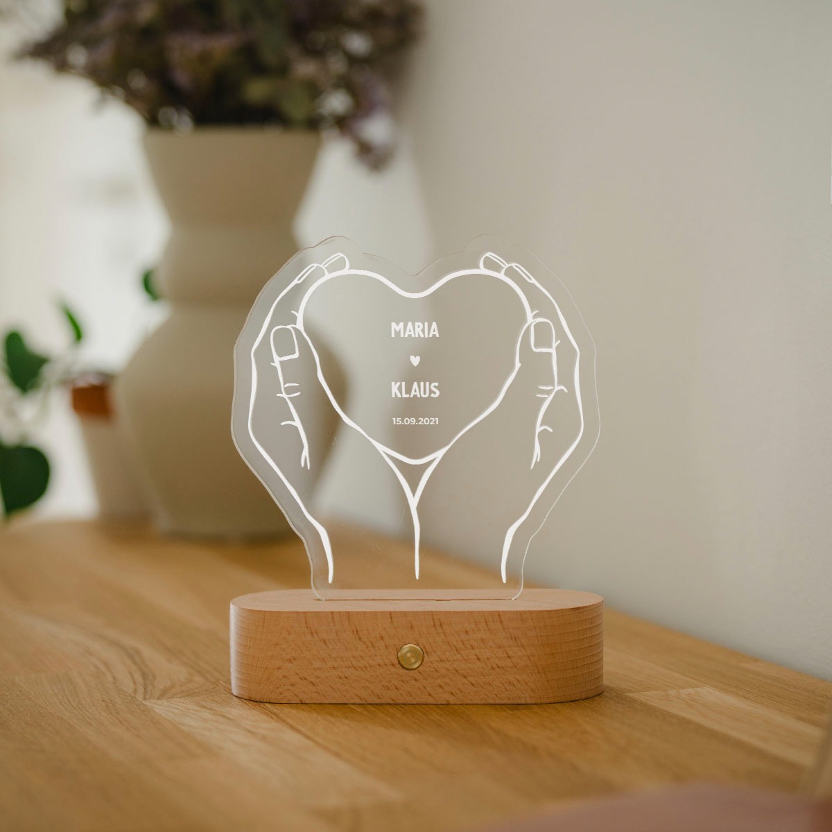 Personalisierbare LED-Lampe Herz mit Händen und Namen, Geschenke für Frauen, Geschenke für Freundin, Geschenk für Schwester, Romantische Geschenke, Hochzeitsgeschenk, Kleine Geschenke, Geschenk, Geschenkidee