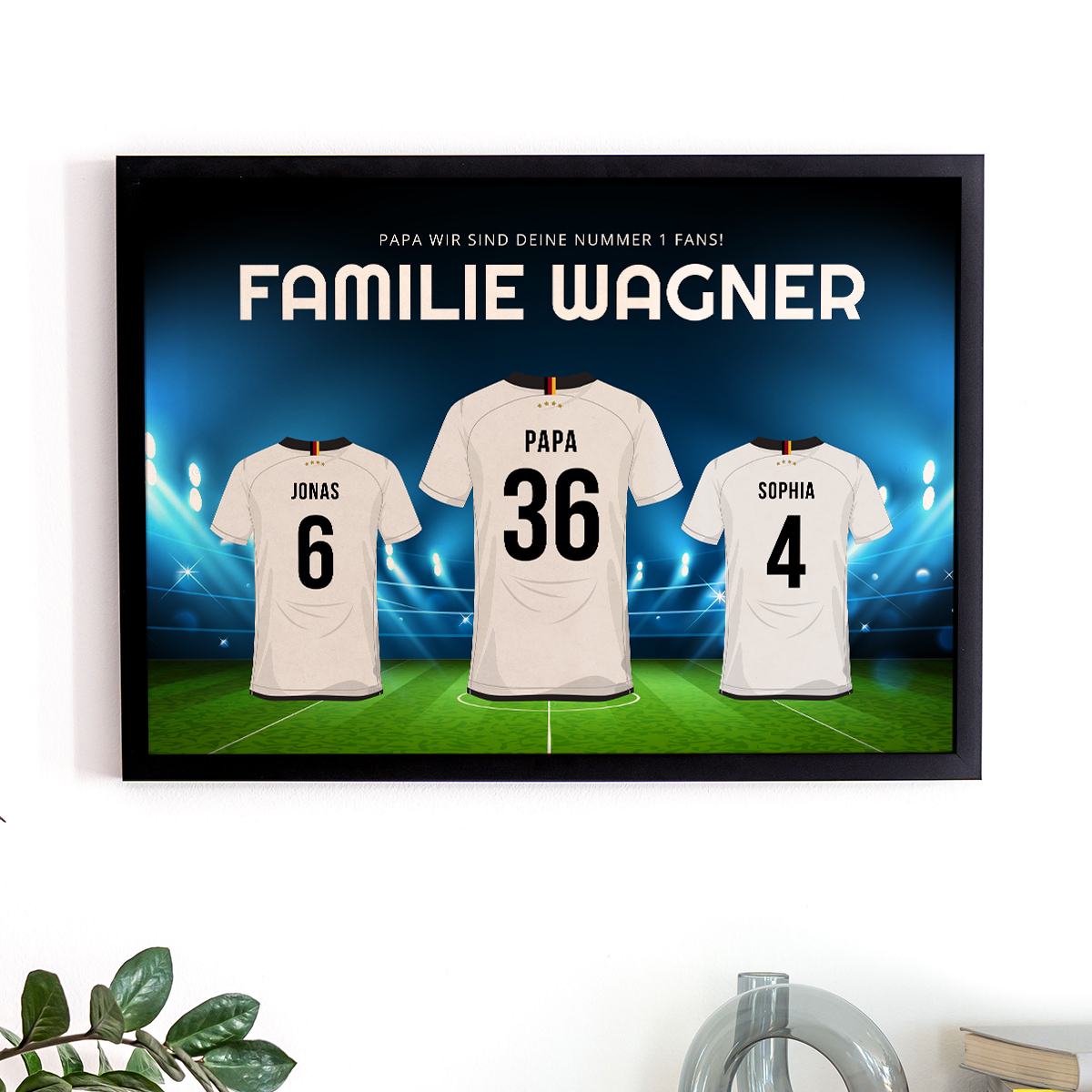 Personalisierbares Poster Familie mit Fußball-Trikots, Geschenk für Männer, Geschenk für Freund, Geschenk für Bruder, Geschenk für Papa, Witzige Geschenke, Romantische Geschenke, Hochzeitsgeschenk, Kleine Geschenke, Geschenk, Geschenkidee