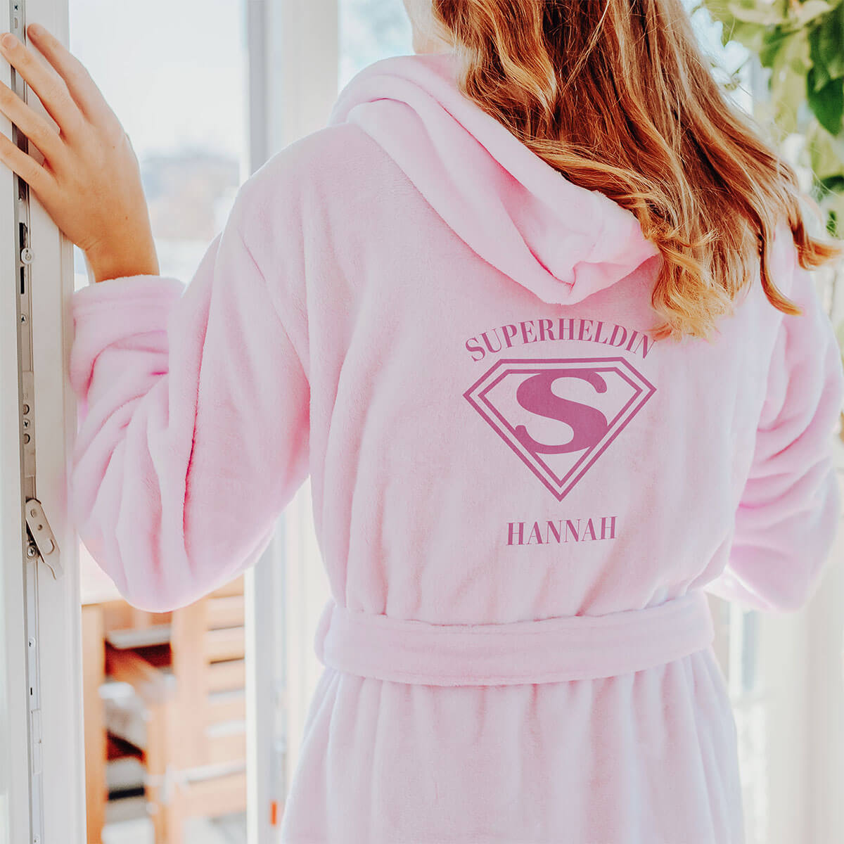 Personalisierbarer Bademantel Superheldin, Weihnachtsgeschenk, Geburtstagsgeschenk, Geschenke für Frauen, Geschenke für Freundin, Geschenk für Schwester, Geschenk für Mama, Witzige Geschenke, Romantische Geschenke, Hochzeitsgeschenk, Kleine Geschenke, Ges