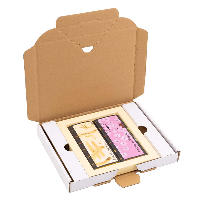 Postversand für ein Geschenkset 'Zotter 02 oder 03', nicht verpackt